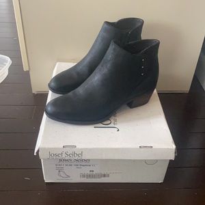Size 7.5 NWT Josef Seibel Daphne 11 Bootie